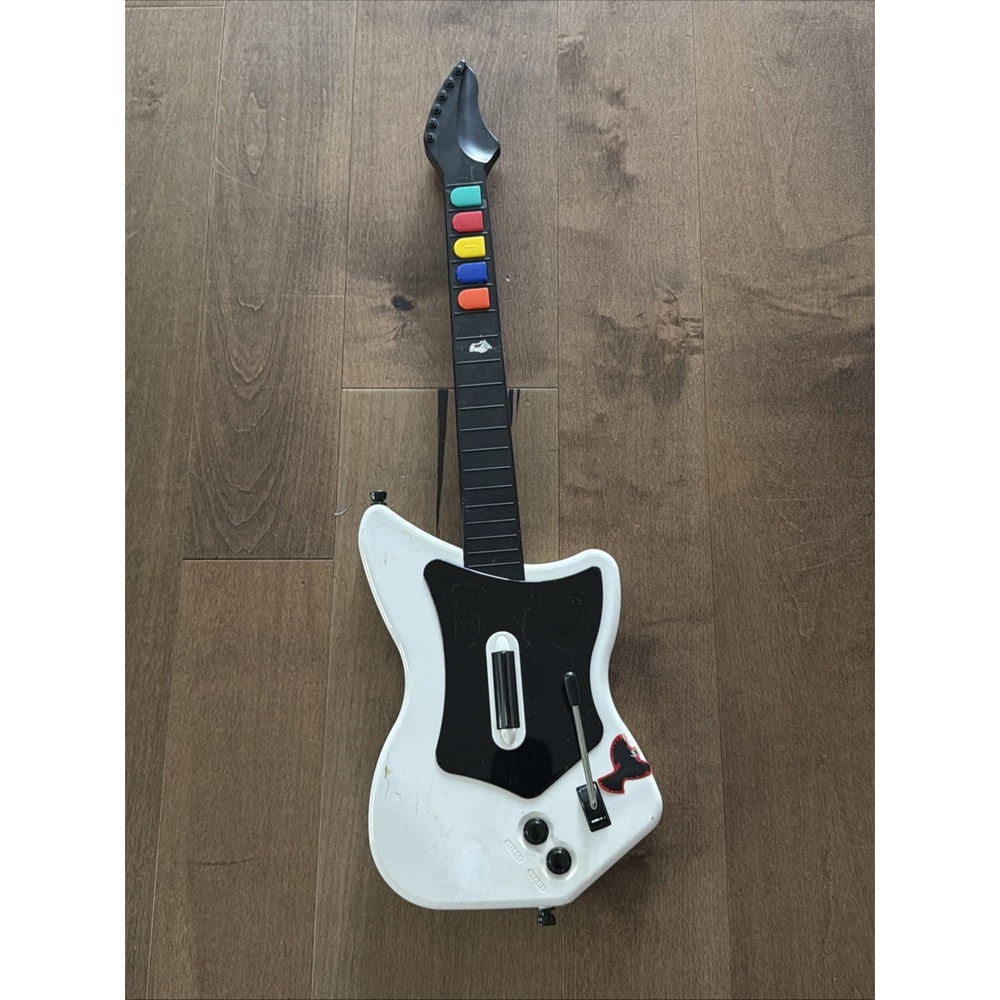 Guitar Hero Wireless White Guitar Red Octane 95025 PS2 Playstation 2 NO DONGLE